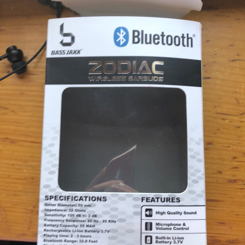 Bluetooth earphones